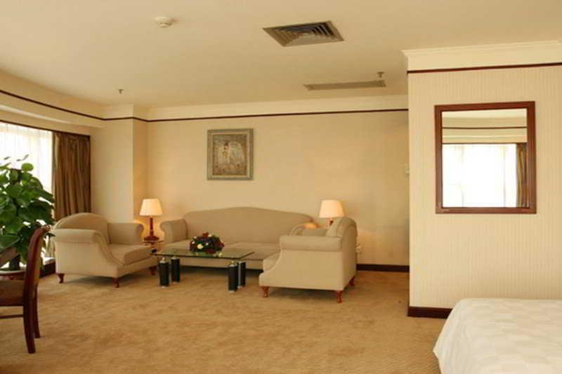 รอยัลตี้ โฮเต็ล Hotel เซินเจิ้น ภายนอก รูปภาพ