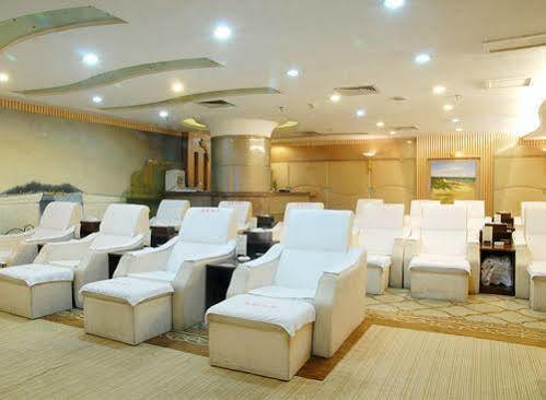 รอยัลตี้ โฮเต็ล Hotel เซินเจิ้น ภายนอก รูปภาพ